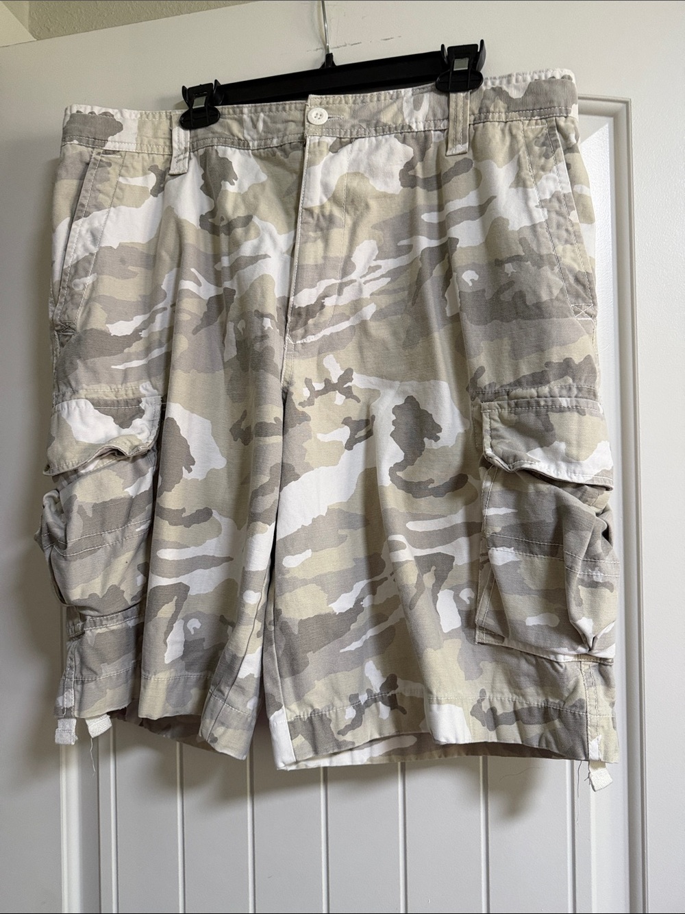 urban pipeline Men’s Desert Camo Cargo Shorts - Beige/Gray/White